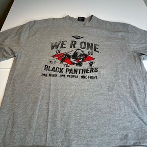 Luxe Gray Short-Sleeve 'Black Panthers' Graphic Tee with Red Accent